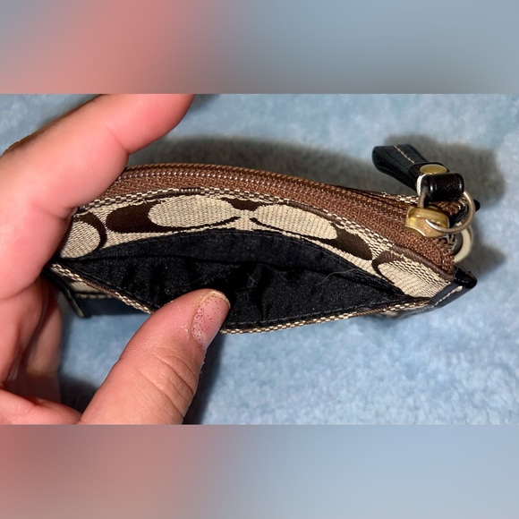Coach Signature Keychain Cardholder - Picture 3 of 4